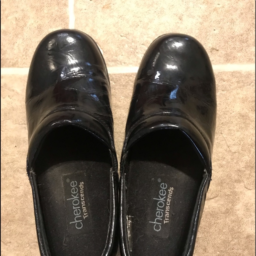 Cherokee scrub shoes